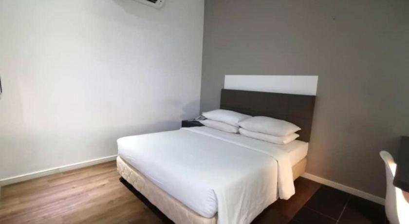 The Ardens Hotel - Austin Johor Bahru Extérieur photo